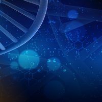 Nahaufnahme einer DNA-Helix vor einem blauen, molekularen Hintergrund mit abstrakten Mustern.