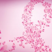 Rosa Blütenblätter formen eine Schleife auf rosa Hintergrund, symbolisieren Brustkrebsbewusstsein.