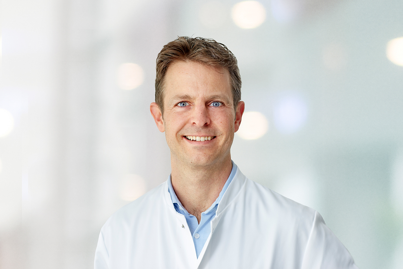 Chirurg Prof. Behr der Evang. Kliniken Essen-Mitte als erster Europäer mit internationalem Stipendium zum Experten-Austausch ausgezeichnet